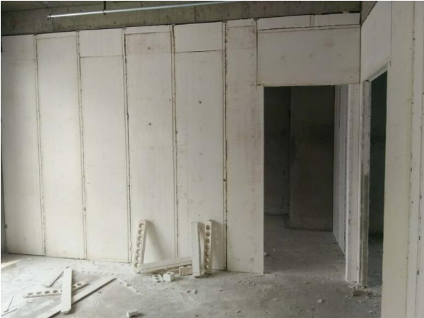  青岛轻质墙板在某小区安装使用中